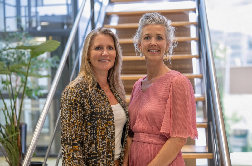 Marjolijn Loos en Amarens Visser wisten dat het een pittige kluif zou worden, toen zij eraan begonnen. Dagdagelijks sturing geven aan het SWV PO Zaanstreek naast hun ‘hoofdbaan’, ga er maar aan staan. Toch ging het duo de uitdaging aan, met sprekende resultaten tot gevolg. Nu is het tijd om een stap terug te doen bij het SWV. “Er staat een solide basis.”