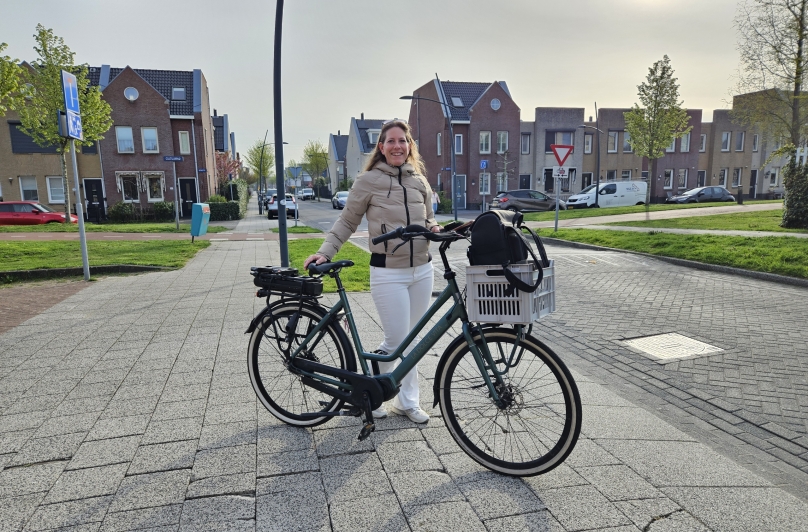 Deze maand is Marleen, onze 'leraar op de fiets gestart'. In plaats van les te geven in een klaslokaal, bezoekt Marleen de kinderen thuis die zijn vastgelopen in hun schoolontwikkeling.